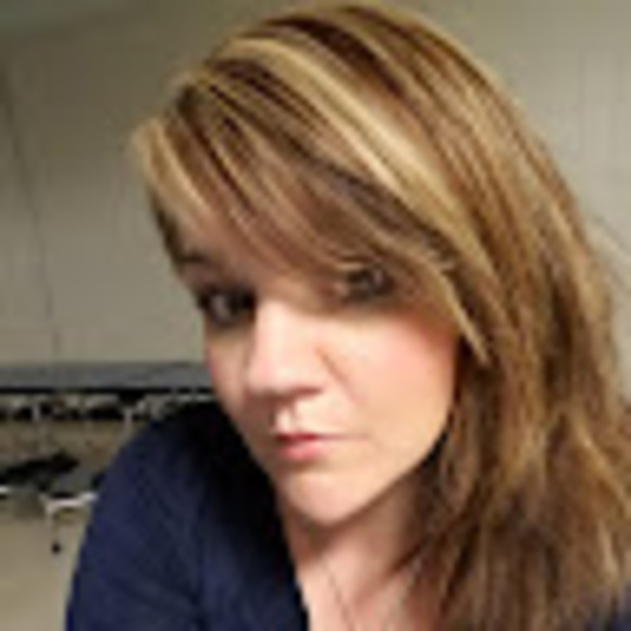 Meet your Posher, Tiffany - Picture 2 of 2